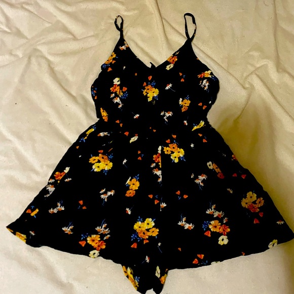 Divided H&M romper - Picture 2 of 4